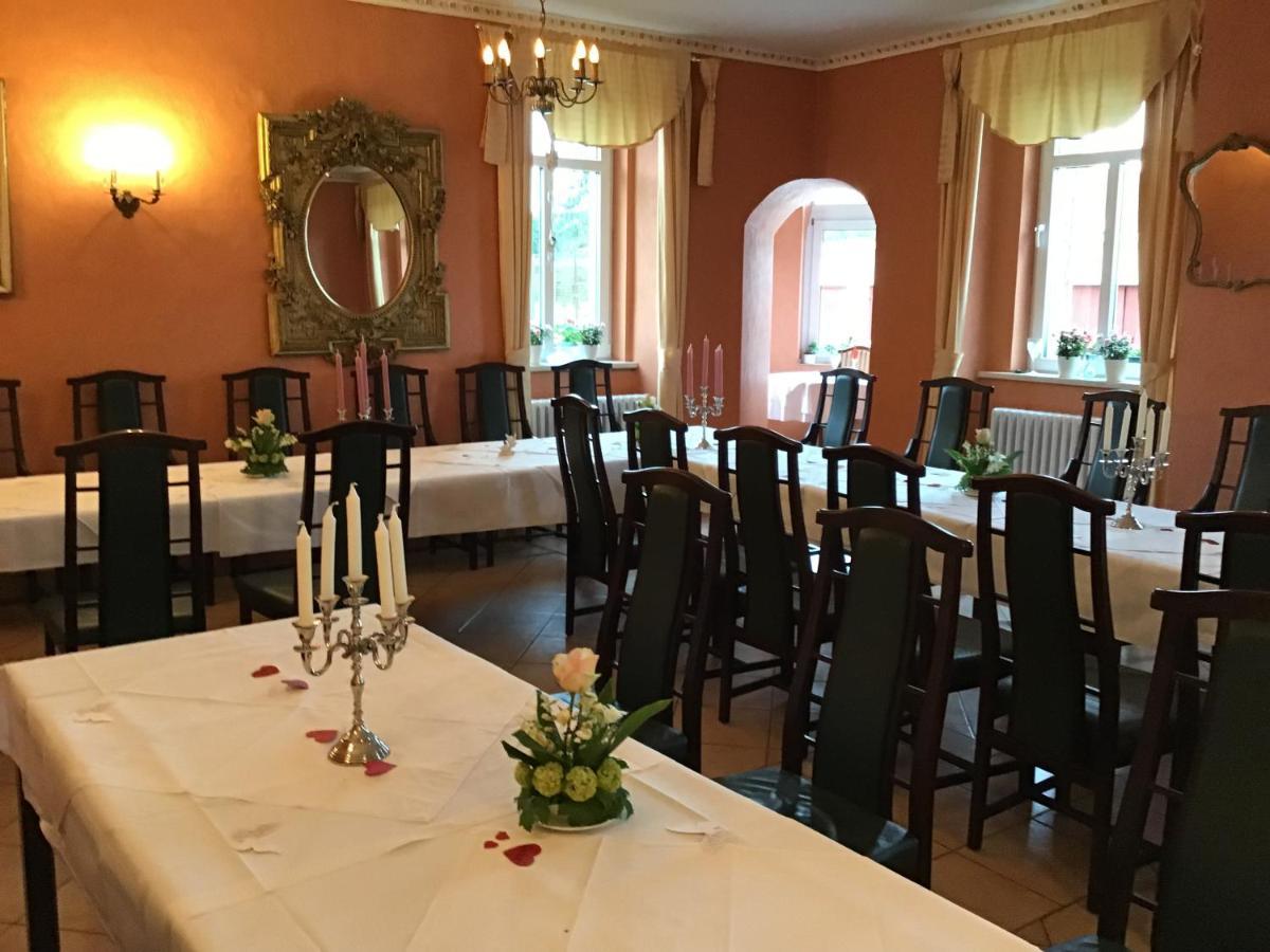 Gutshaus Darsikow Hotel Luaran gambar