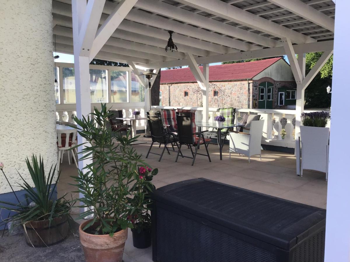 Gutshaus Darsikow Hotel Luaran gambar