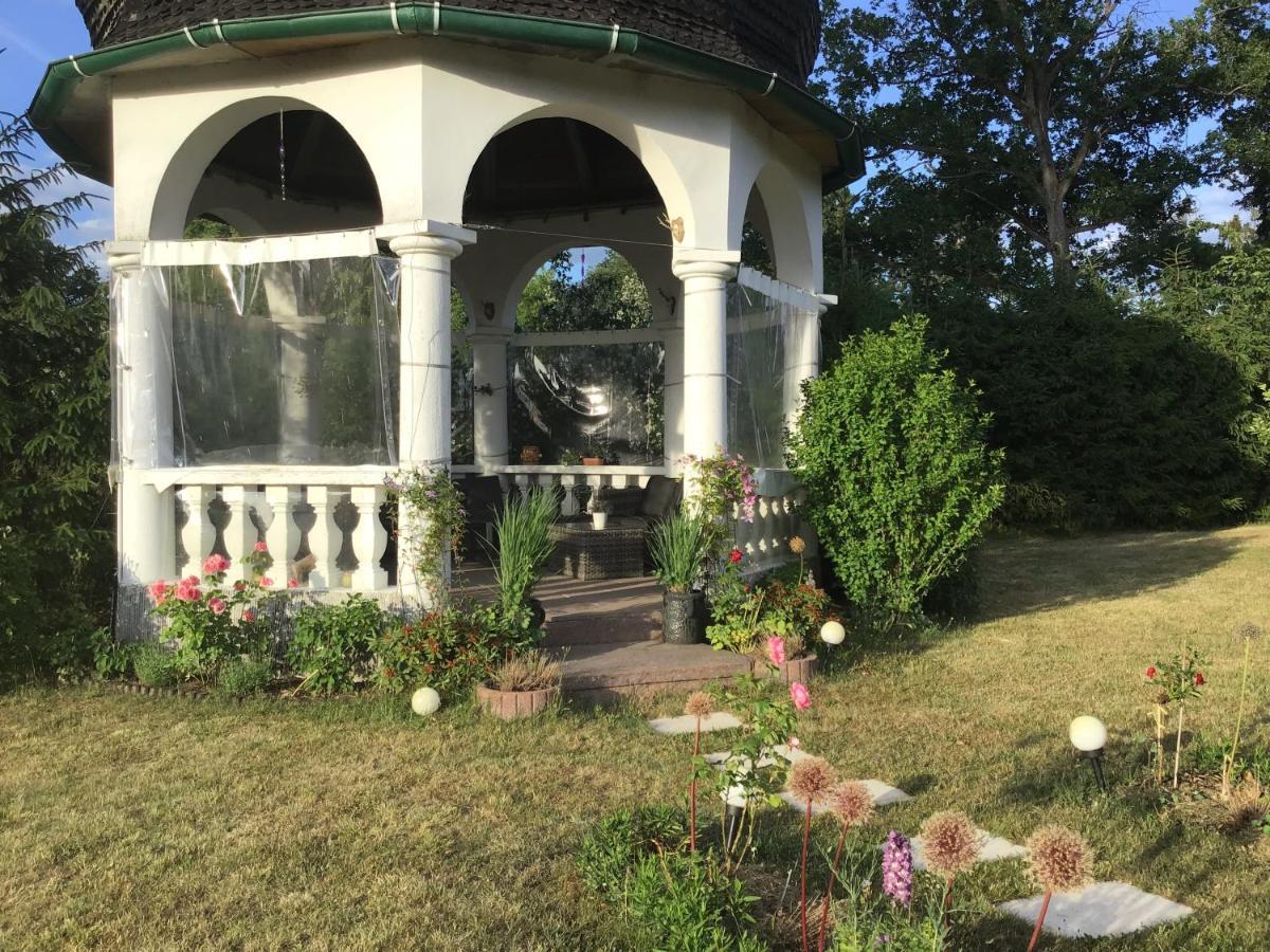 Gutshaus Darsikow Hotel Luaran gambar