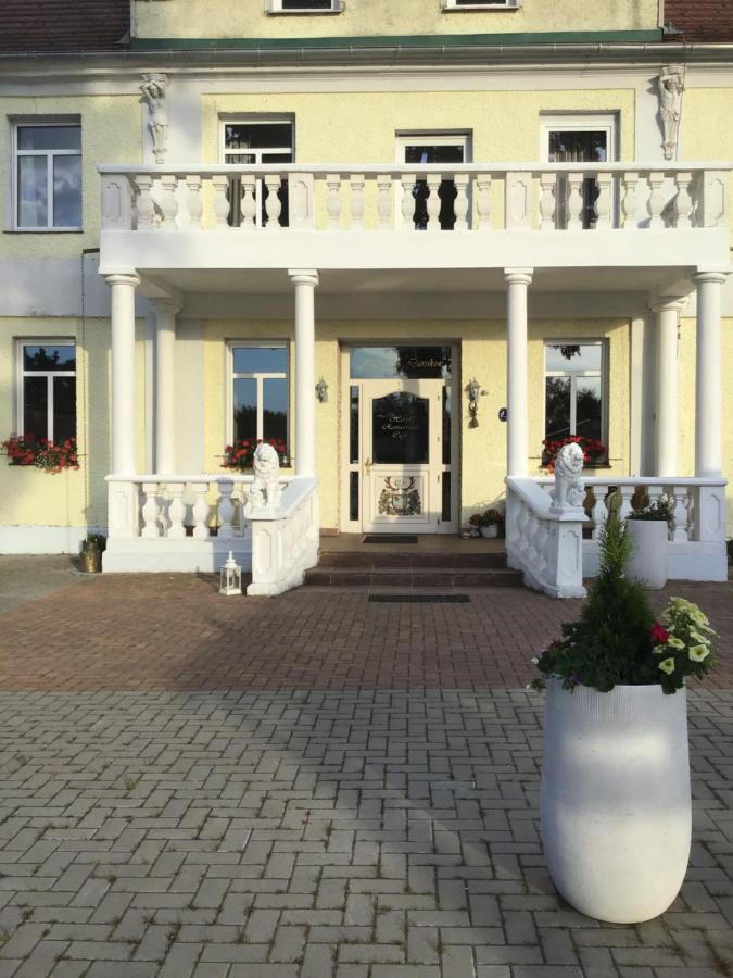 Gutshaus Darsikow Hotel Luaran gambar