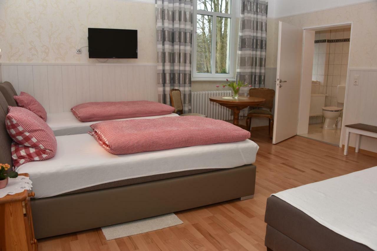 Gutshaus Darsikow Hotel Luaran gambar