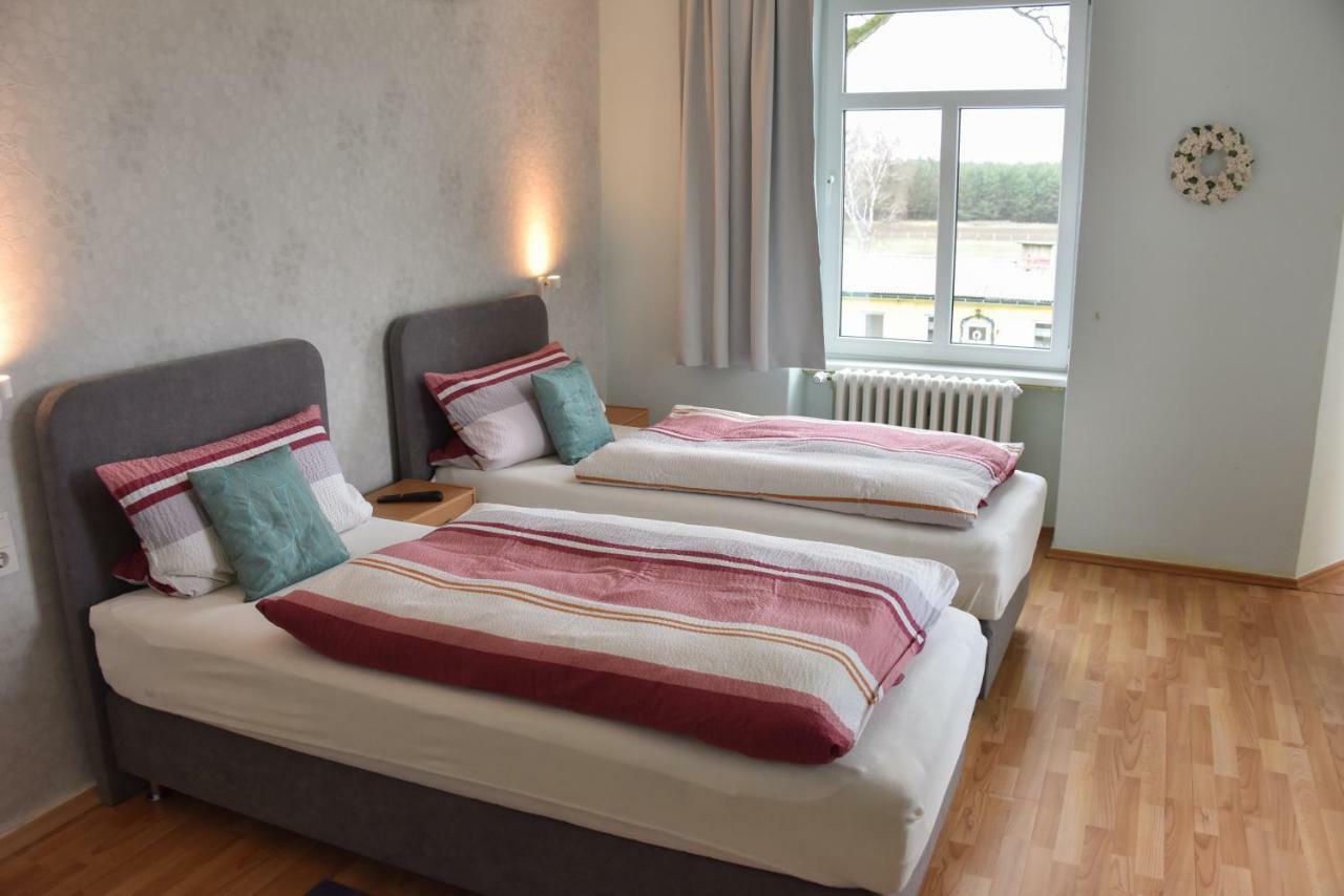 Gutshaus Darsikow Hotel Luaran gambar