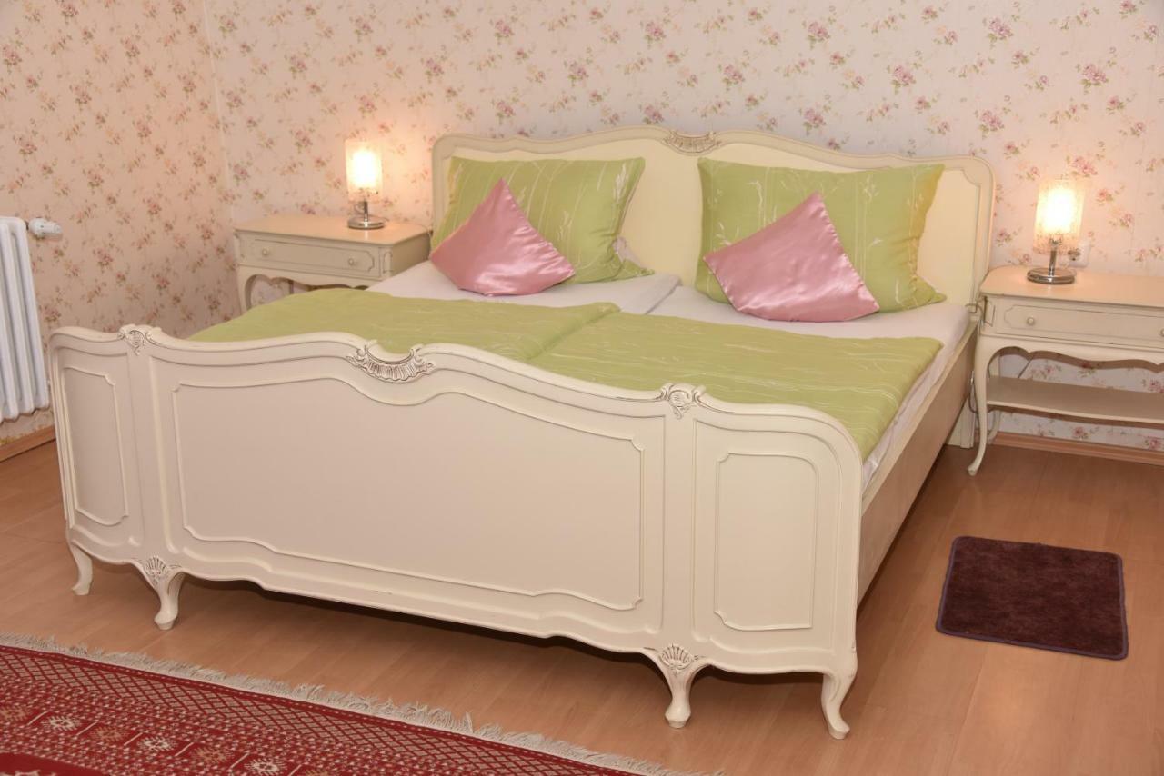 Gutshaus Darsikow Hotel Luaran gambar